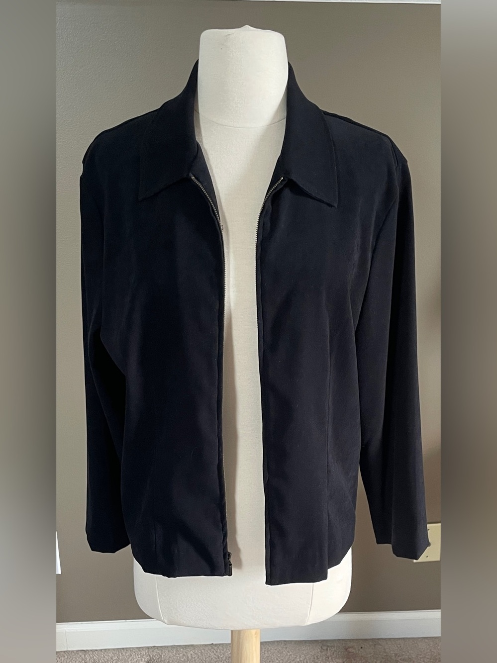 Briggs New York Petite Black Zip-Front Jacket